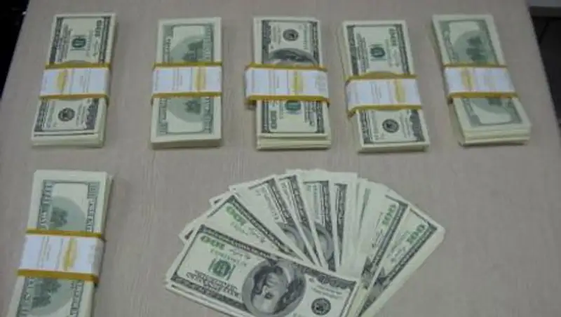 Казахстанец пытался вывезти в Дубай незадекларированную сумму в 30 тыс долларов США