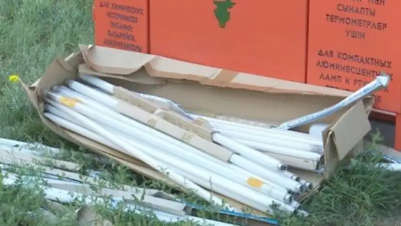 Разбитые ртутьсодержащие лампы пугают жителей многоэтажки в Костанае
