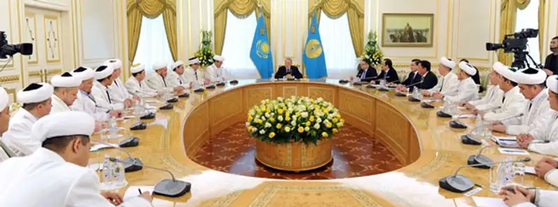 Приверженность исламу не должна быть данью моде - Нурсултан Назарбаев, фото - Новости Zakon.kz от 20.02.2013 00:00