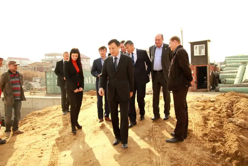 А.Джаксыбеков посетил объекты футбольного клуба «Кайрат», фото - Новости Zakon.kz от 24.10.2013 15:58