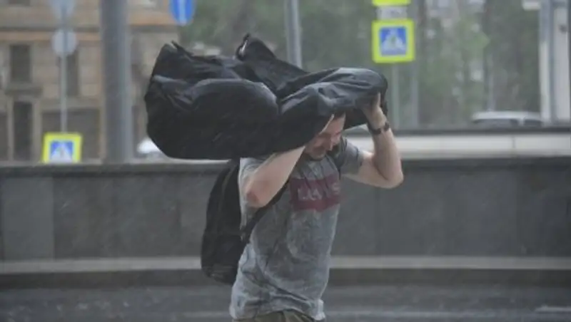 Дожди с грозами и порывистым ветром: что ждет казахстанцев в ближайшие три дня