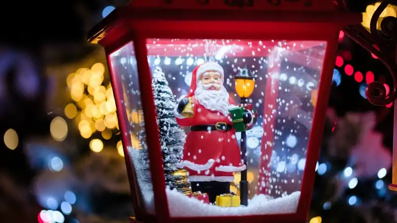 В России подсчитали пенсию Деда Мороза