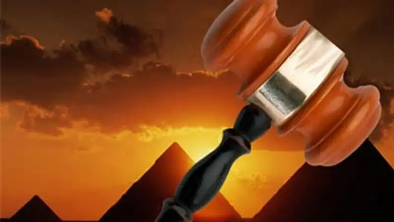 Каирских студентов приговорили к заключению за нападение на университет