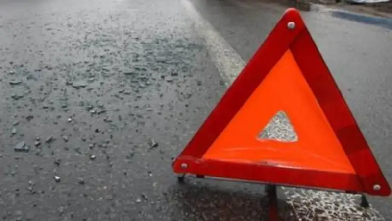 Внедорожник опрокинулся на бок в Алматинской области