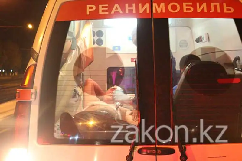 В Алматы посетители ночного клуба зарезали начальника охраны и ранили его помощника (фото), фото - Новости Zakon.kz от 09.10.2013 15:30