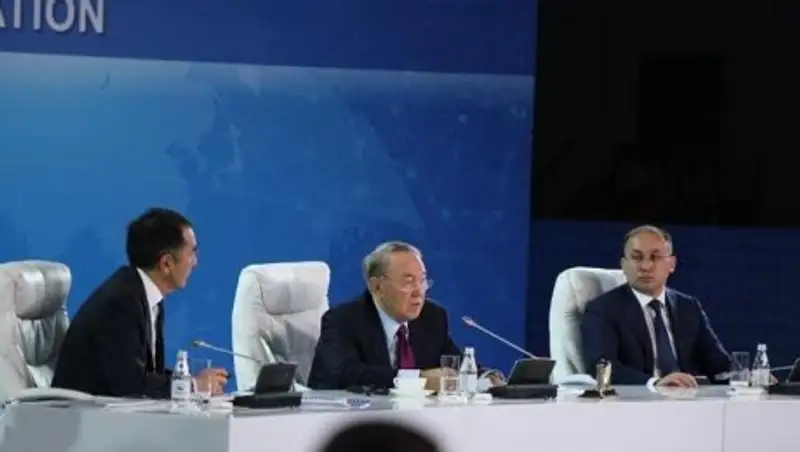 Назарбаев о программе «Цифровой Казахстан»: Если так будем работать, то деньги на ветер