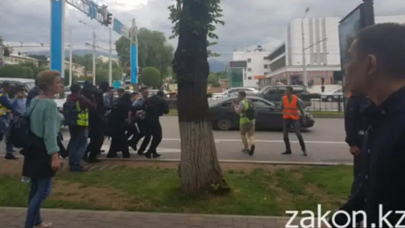 Прокуратура Казахстана призвала соблюдать законность на митингах