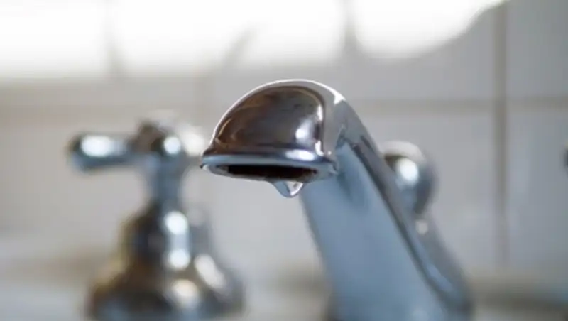 В Семее из-за аварии без холодной воды остались около 800 абонентов