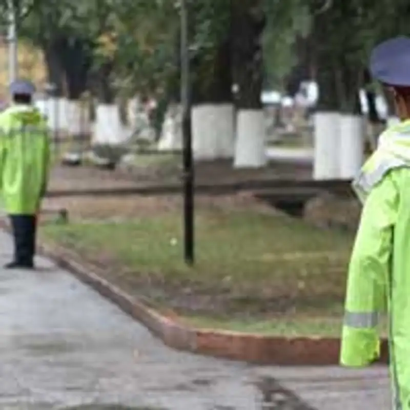В Астане побили сотрудника дорожной полиции