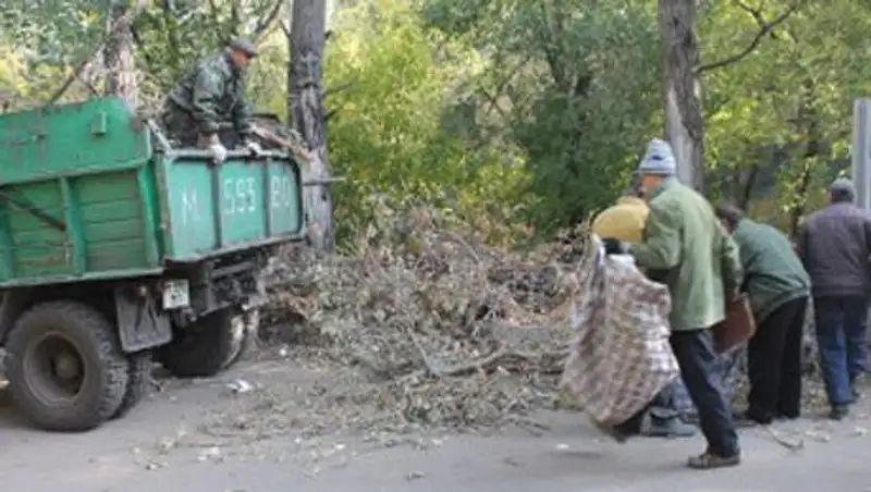 8 свалок ликвидировали карагандинцы за один субботник