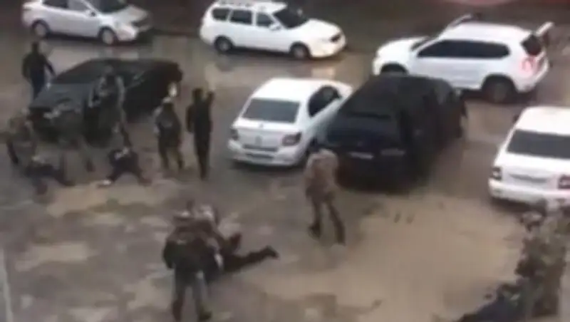 Трое жителей Атырау вымогали у узбекистанца 500 тысяч тенге