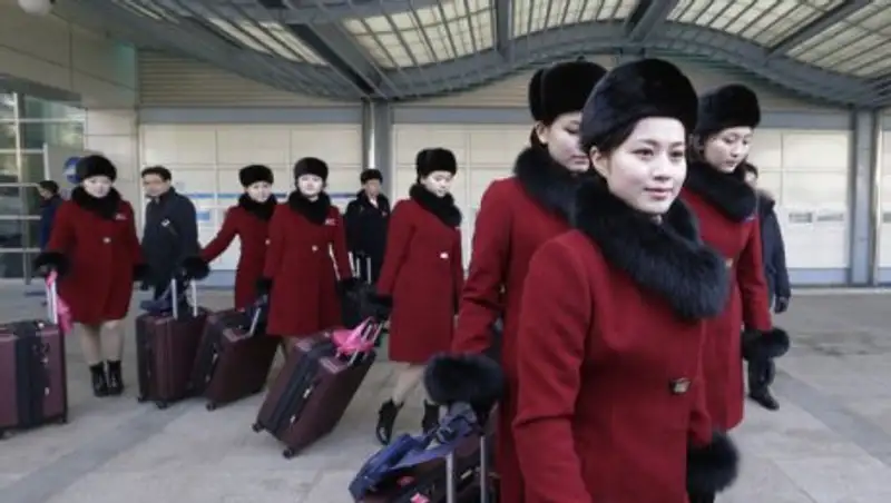 В КНДР отобрали 200 "идеальных" болельщиц на Олимпиаду