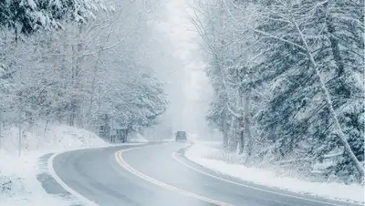 трасса зимой, фото - Новости Zakon.kz от 10.02.2022 10:04