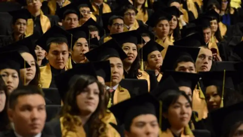 Нурсултан Назарбаев: В ближайшие десятилетия половина существующих профессий исчезнет