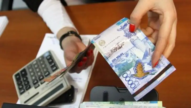 В Нацбанке рассказали о методе вычисления фальшивых тенге