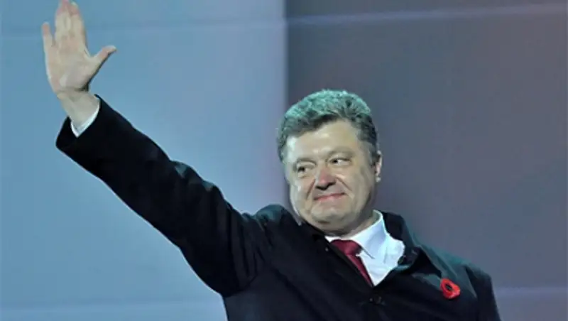 Порошенко заявил о начале диалога с Цукербергом