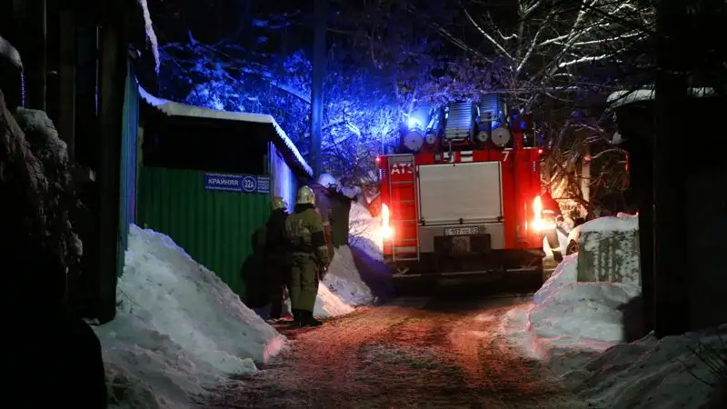 пожар, спасатели, техника, фото - Новости Zakon.kz от 10.02.2023 23:21