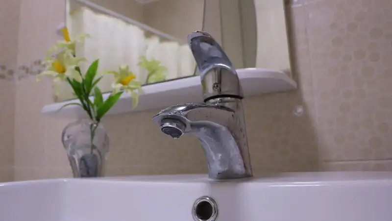 В нескольких районах Алматы часть домов отключат от горячей воды