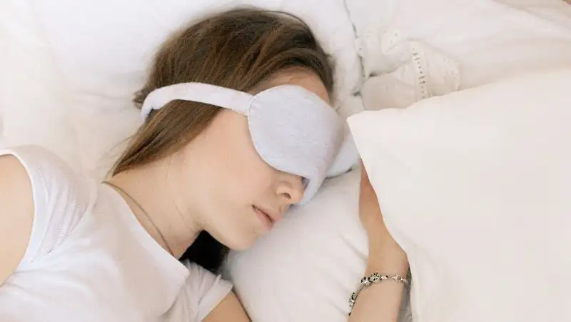 Почему вредно отсыпаться в выходные