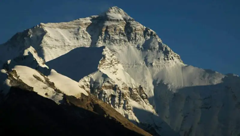 Точную высоту Эвереста повторно измерят Непал и Китай