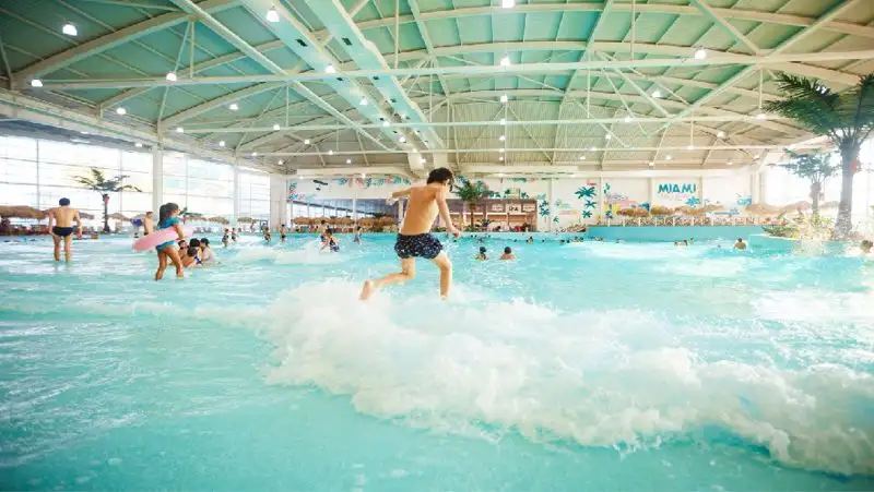 Аквакомплекс Hawaii отмечает десятилетие