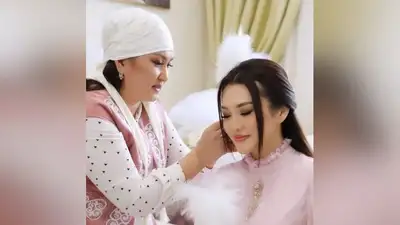 Ерке Есмахан опубликовала совместное фото с сыном и Raim, сделанное на сырға салу, фото - Новости Zakon.kz от 20.02.2023 14:11