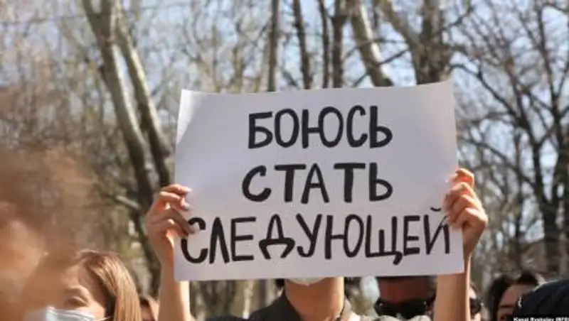 После смерти двух девушек: в КР предлагают арестовывать "назойливых ухажеров"