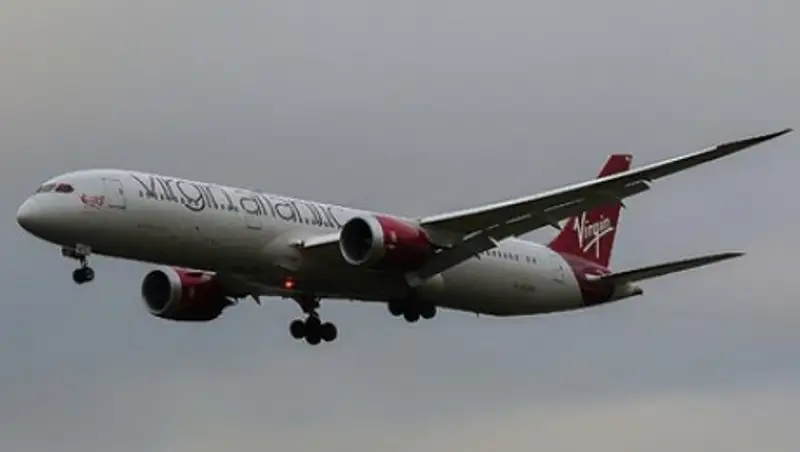Пассажирский самолет превысил скорость звука из-за сильного ветра