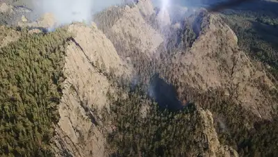 Павлодарская область, Баянаульский нацпарк, пожар, вертолет, тушение, фото - Новости Zakon.kz от 03.06.2022 14:31