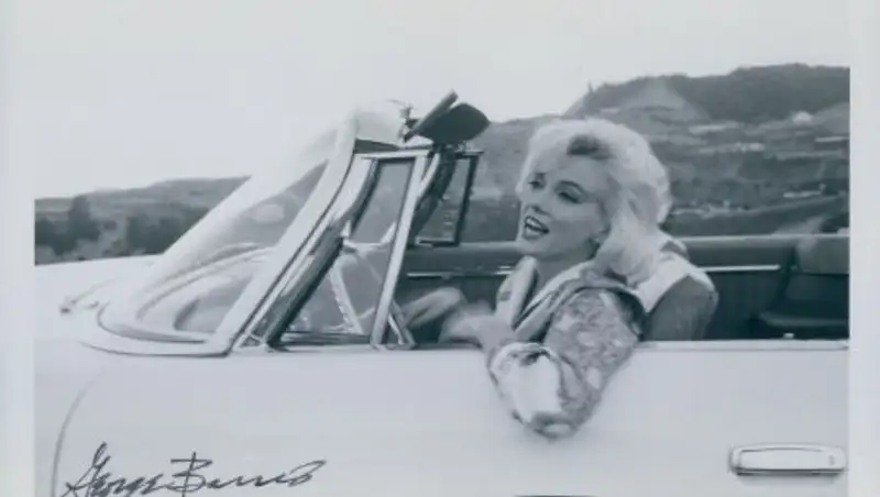 Снимки с последней фотосессии Мэрилин Монро продадут на аукционе