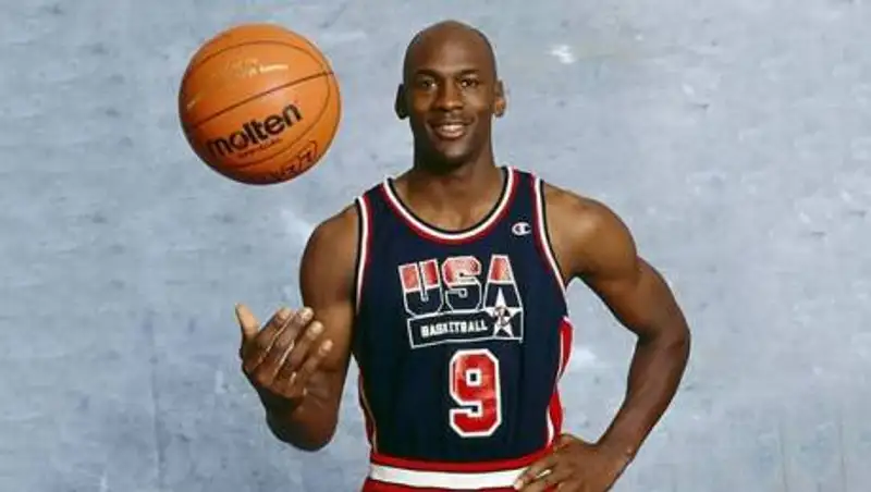 Названо имя самого богатого спортсмена планеты