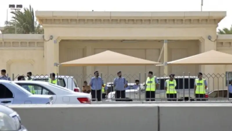 В Катаре атаковали посольство США