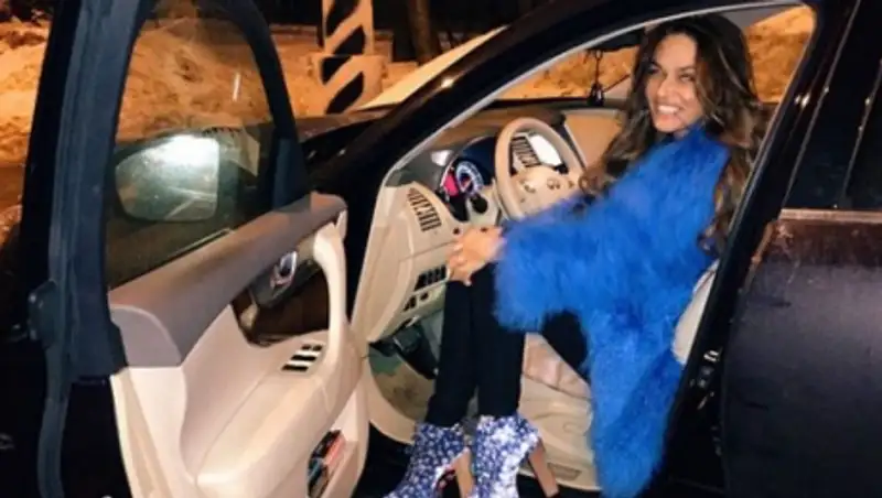 У телеведущей Алены Водонаевой угнали Infiniti стоимостью 3,5 млн рублей