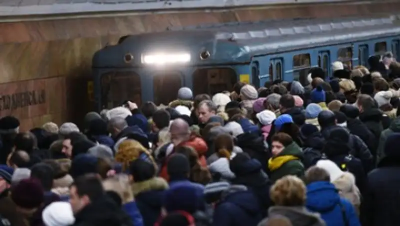 Пассажир погиб под колесами поезда в московском метро