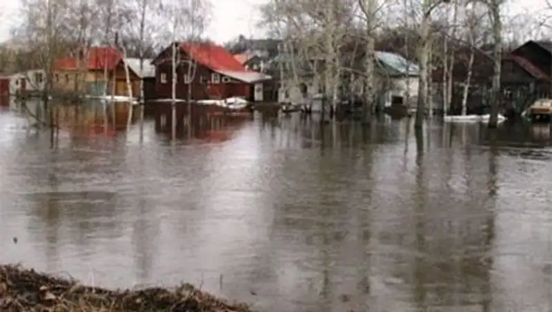 Есиль затопил ещё один посёлок в пригороде Астаны