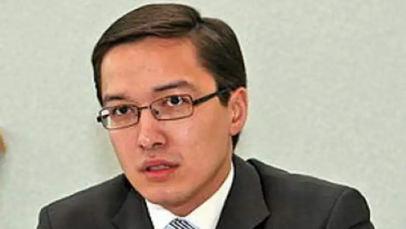 Д.Акишев: Нацбанк скупил 940 млн. долларов, чтобы не допустить слишком быстрого укрепления тенге