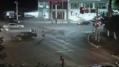 кадр из видео, фото - Новости Zakon.kz от 07.08.2019 15:40