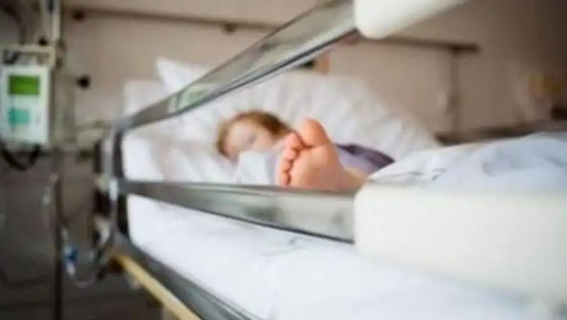 Врачи рассказали о состоянии поступившей со следами побоев девочки