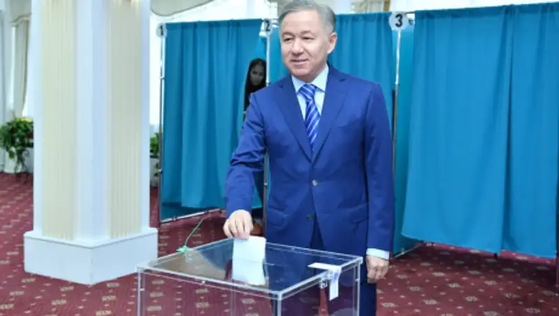 Нигматулин проголосовал на президентских выборах