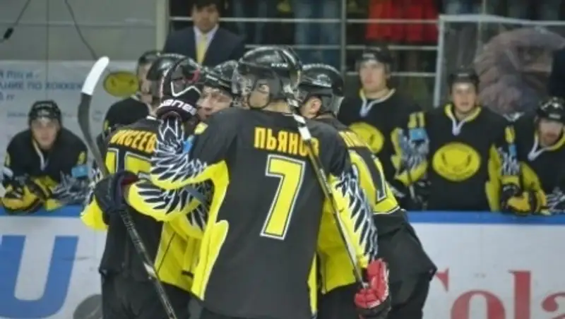 «Сарыарка» в матче ВХЛ одолела ТХК