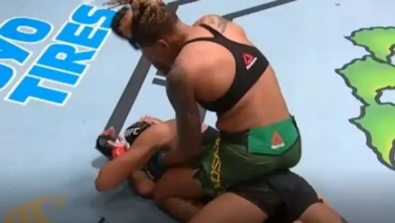 Казахстанка Мария Агапова проиграла первый бой в UFC