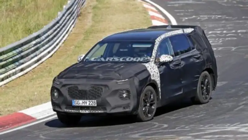 Новый Hyundai Santa Fe «застукали» на Нюрбургринге