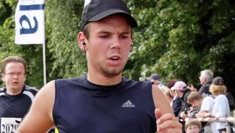 СМИ: подруга второго пилота разбившегося A320 ждет от него ребенка