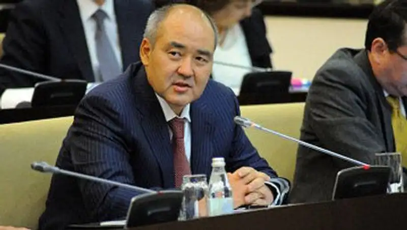 Самрук-Казына вдвое сократит количество компаний фонда в течение трех лет - Шукеев