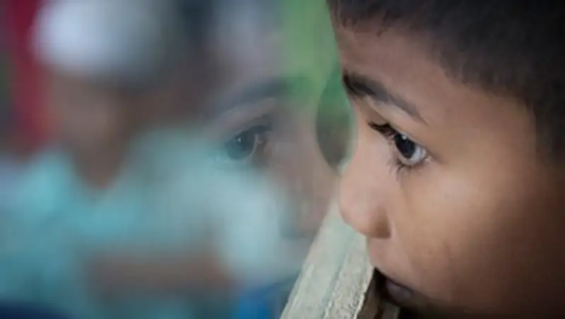 В Швейцарии школьников-мусульман обязали пожимать руку учительницам