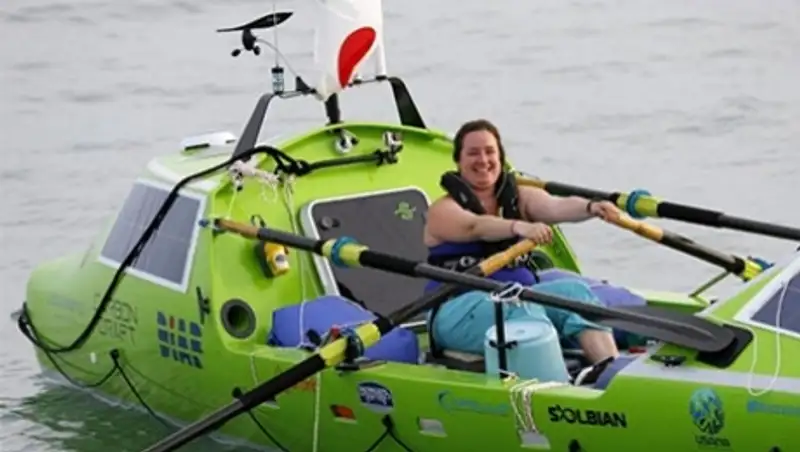 Американка отказалась от попытки пересечь Тихий океан на веслах