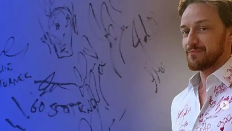 Джеймс Макэвой пожертвует рубашку с автографами знаменитостей на благотворительность
