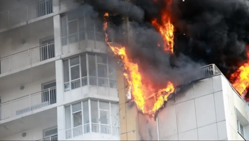 В Китае при пожаре в многоэтажке погибли 13 человек