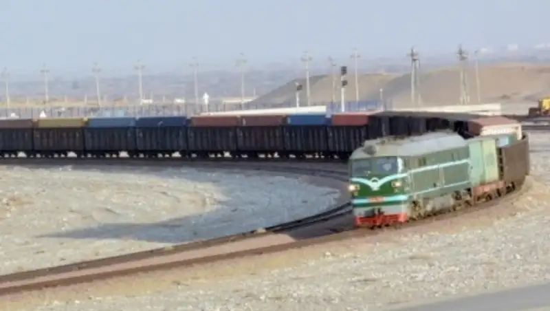 Регулярный контейнерный поезд из морского порта Ляньюньган прибыл в Алматы