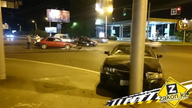 В Алматы девушка после ссоры с парнем совершила ДТП